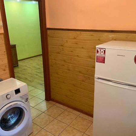Апартаменти З Усіма Зручностями Černivci Esterno foto